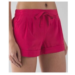 LULULEMON Spring Break Away Short II Boom Juice Size 12